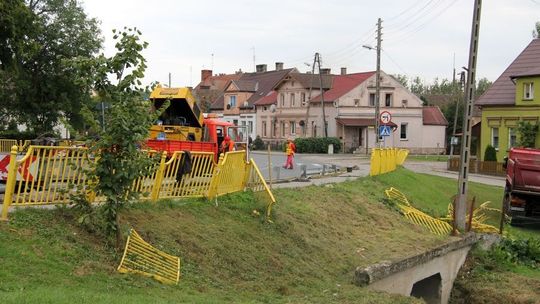 Wymieniają barierki zniszczone przez pirata-złodzieja