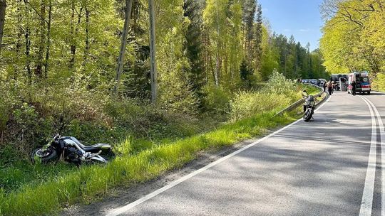 Wypadek z udziałem motocyklisty [ZDJĘCIA]