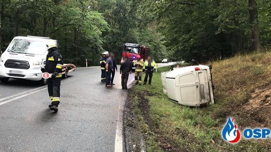 Wypadł na łuku drogi