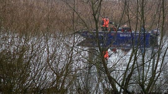 Wypadli z łódki koło Gryfina