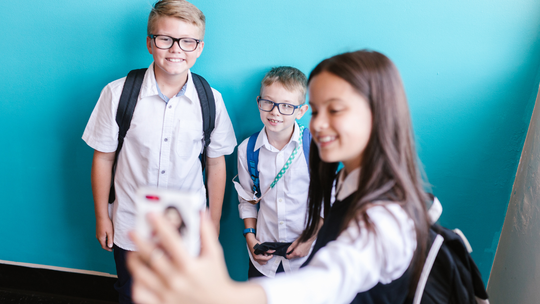 Tyle rodzice muszą wydać na szkolną wyprawkę. Czym kierują się podczas zakupów?