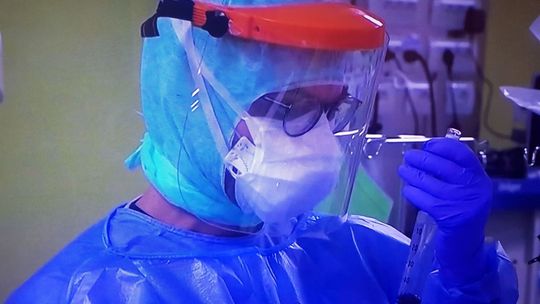 Wysoka liczba zgonów i wzrost liczby zakażeń