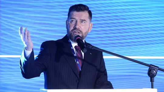 Wystarczy wyłapywać fake news i nie podawać ich dalej, by powstrzymać infodemię