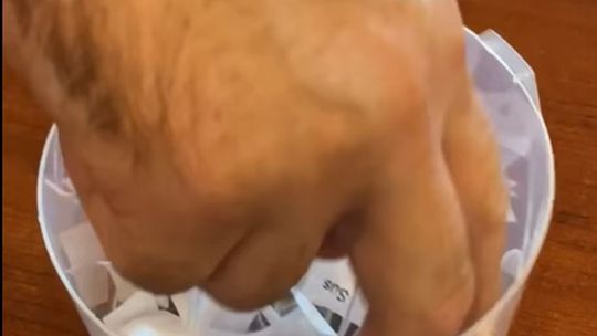 Wzięła udział w pikniku i wygrała multifunkcyjny robot kuchenny w gminnej loterii szczepionkowej