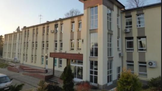 Wzrost zakażeń - to skutek braku sprzętu. Marszałek żąda pomocy w wyposażeniu szpitala