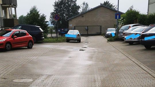 Z drogi z pierwszeństwem dla pieszych zrobili autostradę dla ciężkiego sprzętu PUK