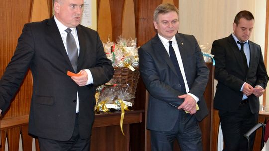 Z kim Sawaryn, Nikitiński i Miler dzielili się opłatkiem