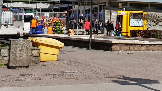 Z kwiatami zdążyć chcą przed świętami