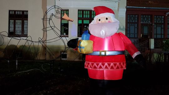 Z tajemniczym pakunkiem pod urzędem