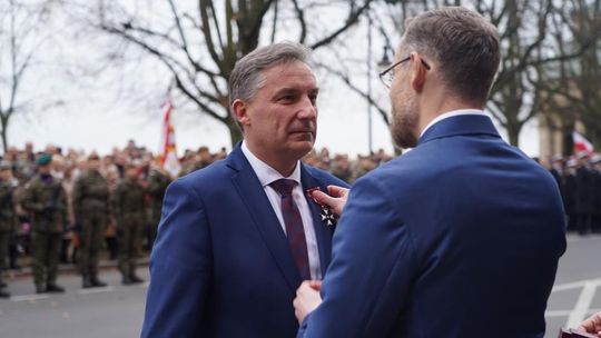 Za co Sylwester Chruszcz został odznaczony?