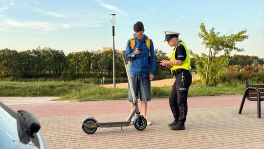 Za jazdę hulajnogą bez karty rowerowej będzie tłumaczył się przed sądem