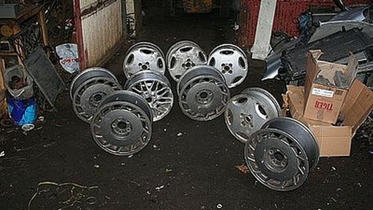 Za kradzież felg samochodowych grozi mu nawet 10 lat więzienia Za kradzież felg samochodowych grozi mu nawet 10 lat więzienia