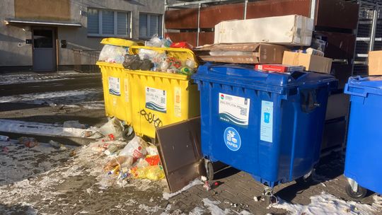 Za śmieci zapłacimy więcej, a wywożenia będzie mniej