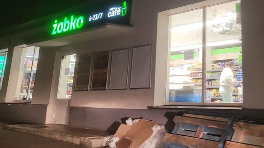 Żabka otwarta tutaj po raz czwarty. Pechowe miejsce, czy jednak będzie rentowne? Żabka otwarta tutaj po raz czwarty. Pechowe miejsce, czy jednak będzie rentowne?