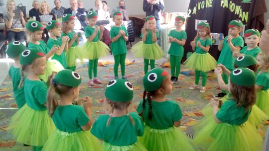 Żabki zostały pasowane na przedszkolaka