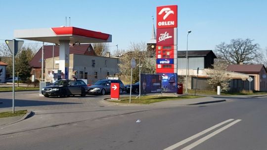 Zabrali mu kluczyki na stacji paliw. Poszło o 0,7