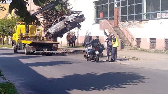 Zabrali spalony wrak auta [interwencja igryfino]