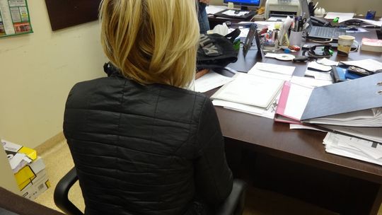 Zadzwoniła na policję, żeby powiedzieć, że jest... poszukiwana i zdradziła ważną informację