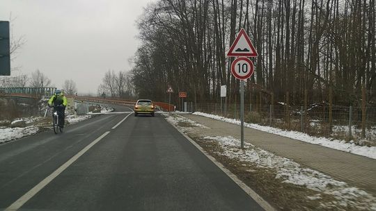 Zagadka wysokiego progu na drodze do Mescherin rozwiązana! Mamy odpowiedź z Niemiec