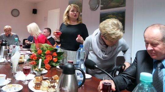 Zakończono rok nowym budżetem i szampanem