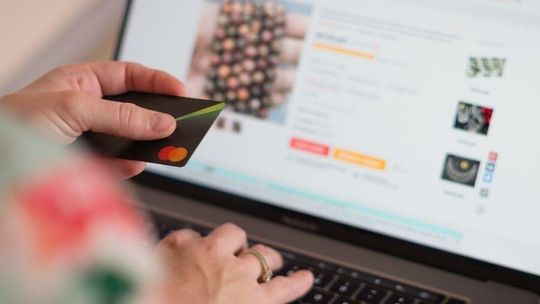 Nowe cło na Temu i AliExpress: Zobacz, ile teraz zapłacisz i jak liczone są opłaty