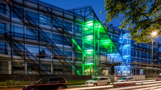 Zalecił ograniczenie bezpośrednich kontaktów służbowych i zdalne wykonywanie obowiązków