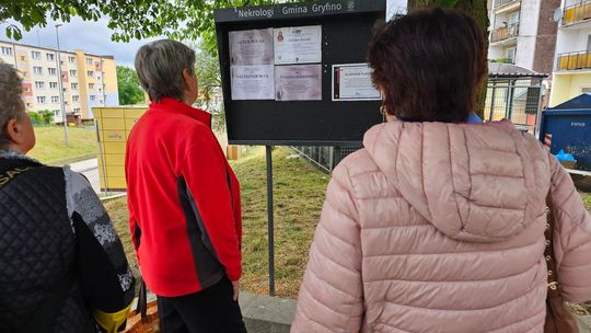 Żałoba to długa rozmowa z kimś, kto przestał odpowiadać słowami