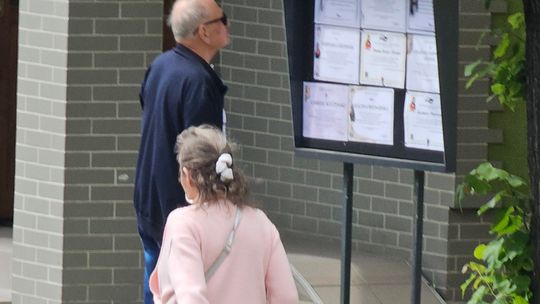 Żałoba to nie tylko łzy, ale również wspomnienia i miłość, które pozostają