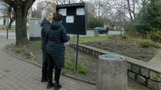 Żałoba to niewidzialny pomnik wzniesiony z łez i tęsknoty Żałoba to niewidzialny pomnik wzniesiony z łez i tęsknoty