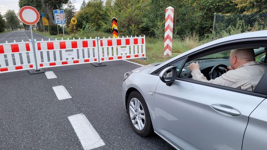 Zamknięto przejście graniczne Rosówek/Rosow. Utrudnienia dla podróżujących przez Niemcy do Szczecina