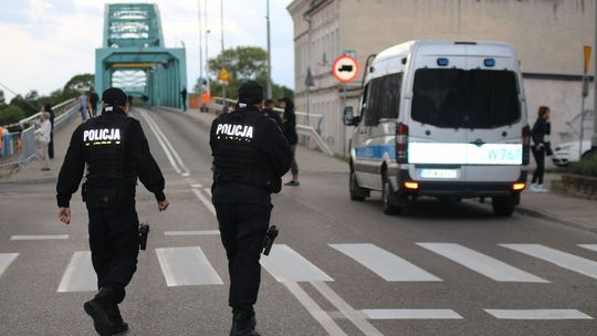 Zamknięty most. Kierowcy zmuszeni do objazdów