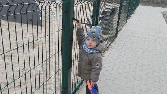 Zamknięty plac zabaw [WIDEO]