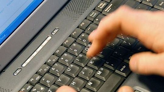 Zamówił części do samochodu przez internet. Potem zgłosił sprawę na policję