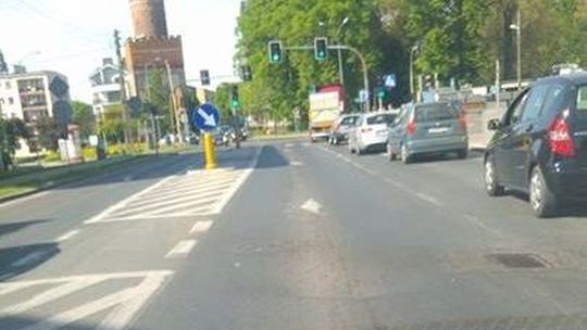 Zapada się jezdnia! -alarmuje czytelnik