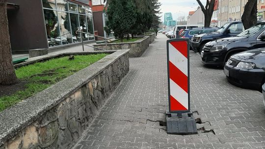 Zapadł się chodnik