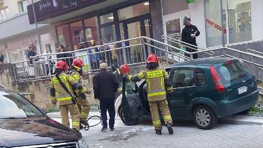 Zapalił się nagle samochód w Gryfinie [ZDJĘCIA]