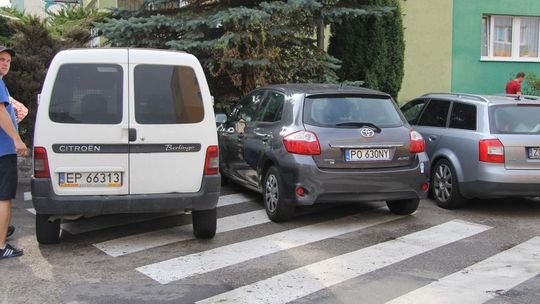 Zaparkowali na pasach