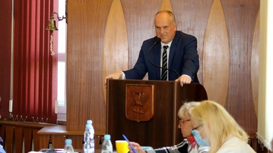  Zapłacimy więcej. Podwyżki podatków od nieruchomości przegłosowali radni popierający burmistrza Sawaryna