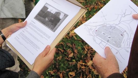 Zapraszają na grę miejską osoby dojrzałe Zapraszają na grę miejską osoby dojrzałe