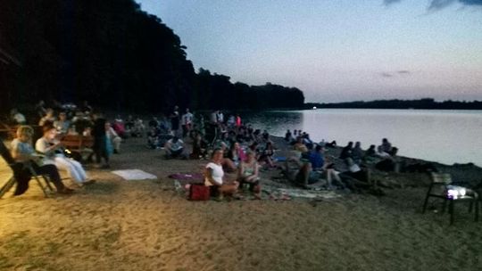 Zapraszają na kino pod chmurką