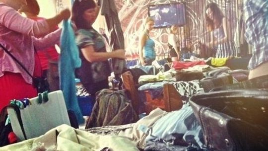 Zapraszają na ponowne wietrzenie szafy