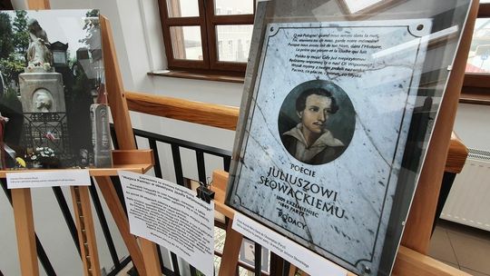 Zapraszamy na wystawę fotografii „Miejsca pamięci w obiektywie Józefa Satanowskiego” Zapraszamy na wystawę fotografii „Miejsca pamięci w obiektywie Józefa Satanowskiego”