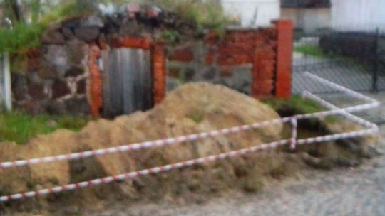 Zapraszamy władze gminy do spacerku po tej drodze – list mieszkanki