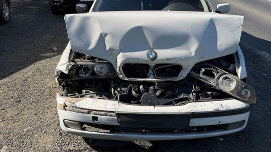 Zaśnięcie za kierownicą w powiecie gryfińskim. Groźny wypadek BMW na DK26