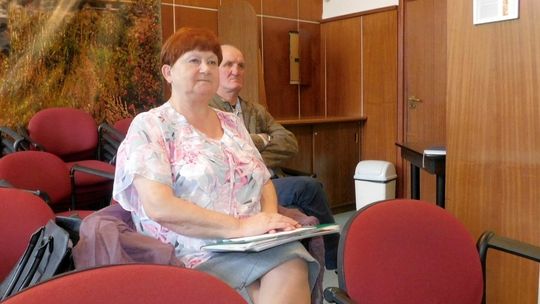 Zawyżone kwoty za śmieci, nierzetelne dane – Maria Piznal krytykuje burmistrzowskie projekty uchwał