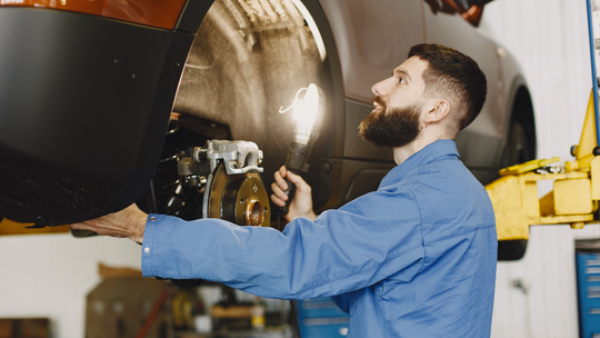 Jeśli niedługo masz termin przeglądu samochodu, to zrób go teraz. Będzie drożej