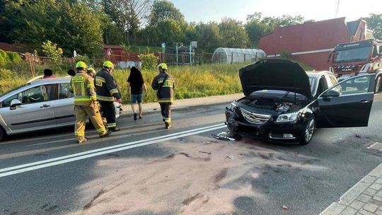 Zderzyły się auta. Droga została zablokowana [FOTO]