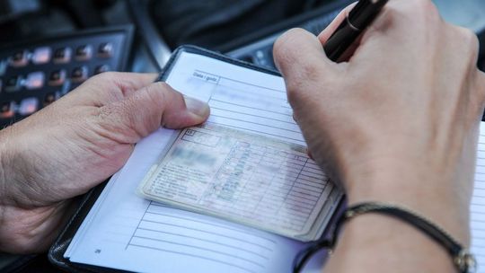 Zderzyły się na wjeździe do Mrówki