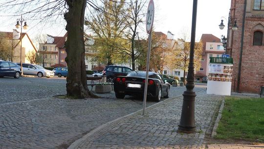 Zderzyły się samochody marki BMW i Suzuki