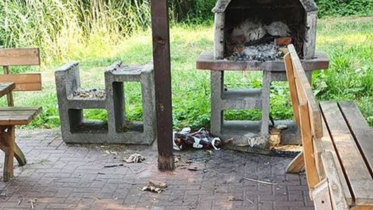 Zdewastowali miejsce na relaks i odpoczynek Zdewastowali miejsce na relaks i odpoczynek